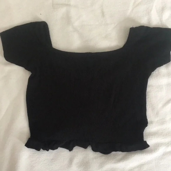 Revamped Rib Knit Ruched Crop Top - Black, Size Small - Picture 7 of 9